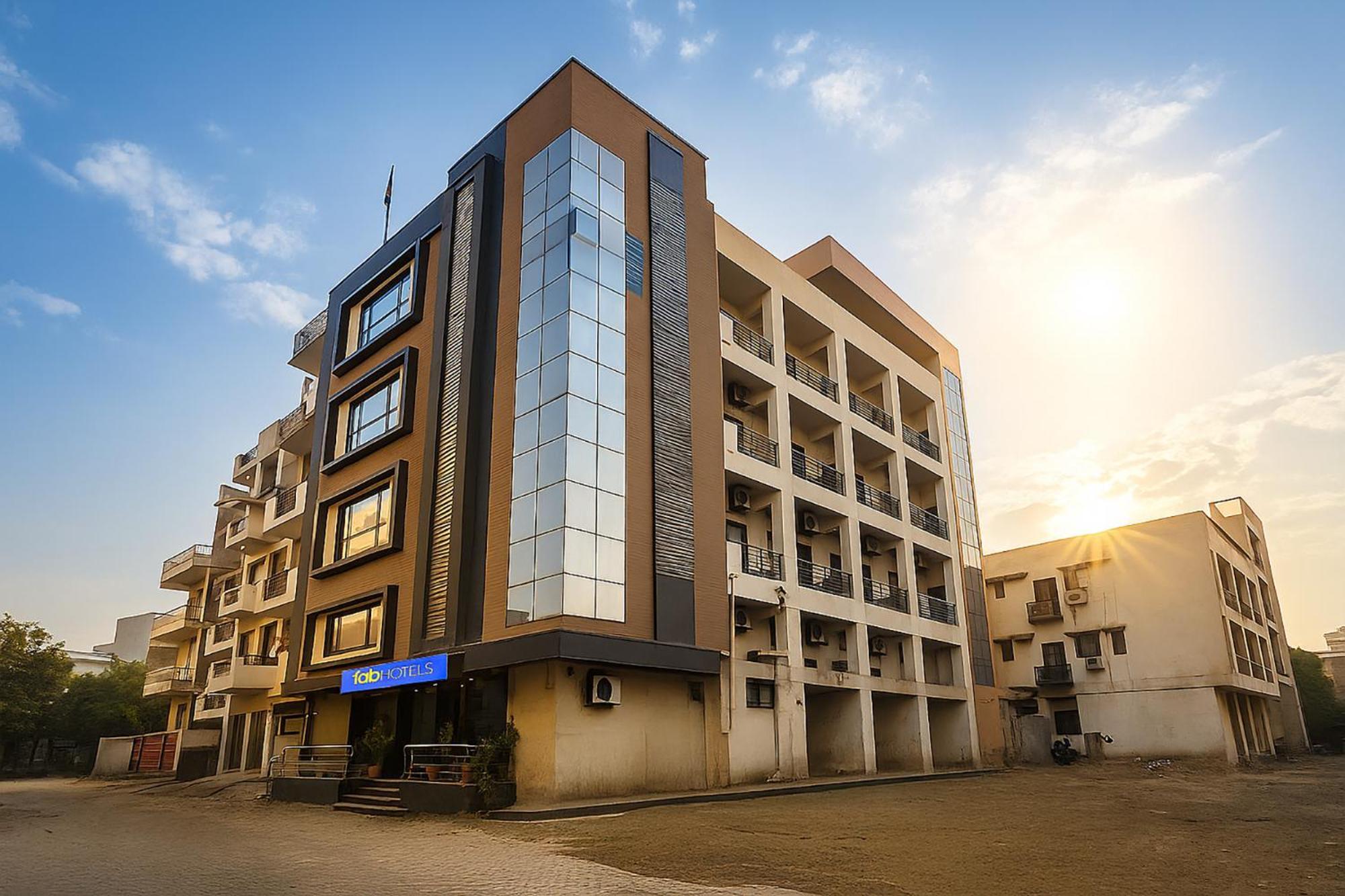Fabhotel The Diamond Ghaziabad Exterior foto